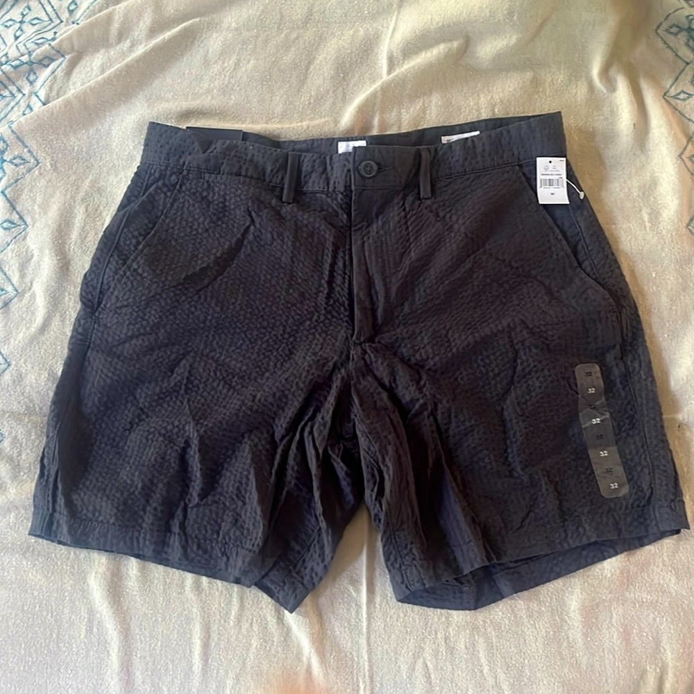 NWT Men’s 7” shorts. Size:32 Color:charcoal